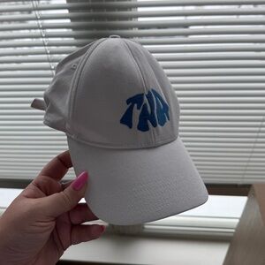 Aritzia TNA hat